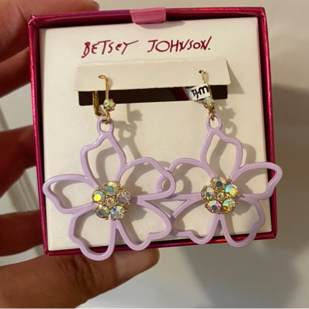 Betsey Johnson Flower Show Lavender Purple Flower Crystal  Earrings $68